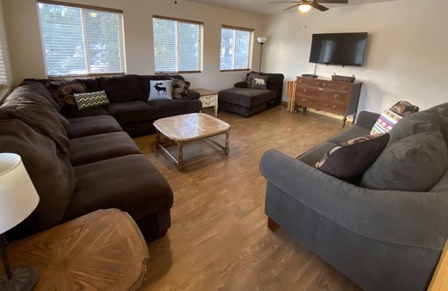 Mammoth Creek Cabin | Cedar Pine Cabin at Panguitch Lake