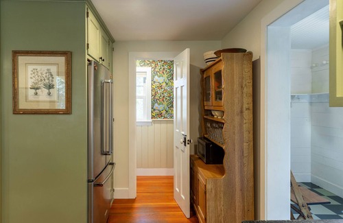 Charlotte House | Cedar Shingle Home on Scenic Road w Hot Tub