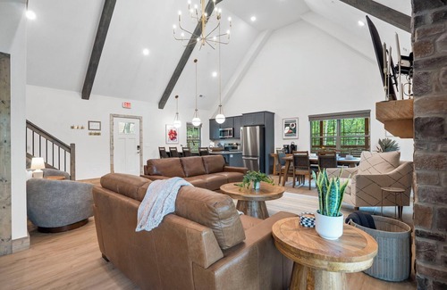 Branson Cabin | Cedar & Sky—Ozarks Hideaway