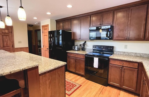 Lake Harmony Estates House | Cedar Spring Lodge, near JFBB Ski, Private Fire Pit, Hot Tub, WiFi, & Game Room