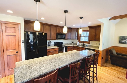 Lake Harmony Estates House | Cedar Spring Lodge, near JFBB Ski, Private Fire Pit, Hot Tub, WiFi, & Game Room