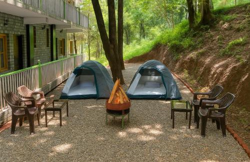 Nainital Resort | Cedar Woods - A Boutique Resort In House Parking