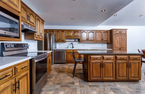 Baileys Harbor Cabin | Cedarview Hideaway - Sleeps 10, Wooded Lot