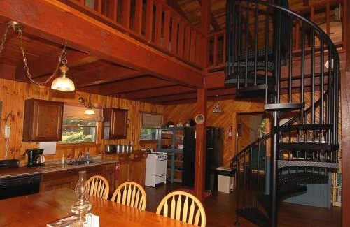 Penfield House | Cedarwood Lodge