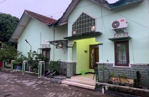 Wirobrajan House | Cedhak Malioboro Homestay