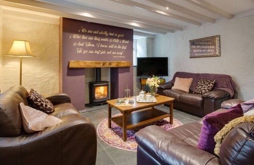 Fishguard House | Cei Gwaun - Four Bedroom House, Sleeps 7