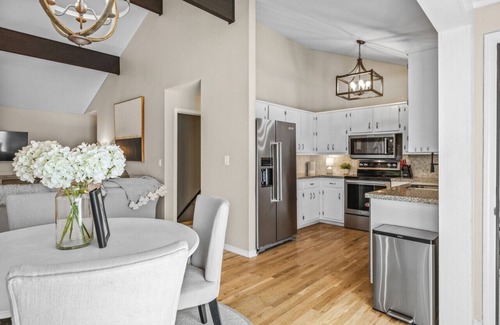 Buford House | Celebrate the Season Lakeside | Dock & Views