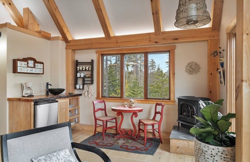 Boothbay Harbor House | Celestial Compass | 2 Bed, 1 Bath