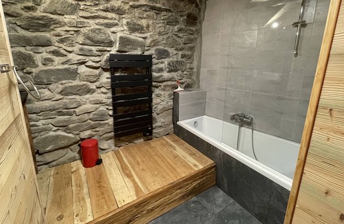 Saint-Michel-de-Maurienne Ski Chalet | Celestin's cabin