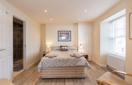Cellardyke House | Cellardyke 3-Bed House Sleeps 6 with Sea Terrace