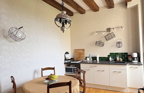Chinon Apartment | Center Chinon Gîte XVème 2 chambres + garage vélo.
