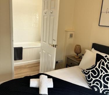 Swindon Apartment | Central - 1 bed, cosy retreat