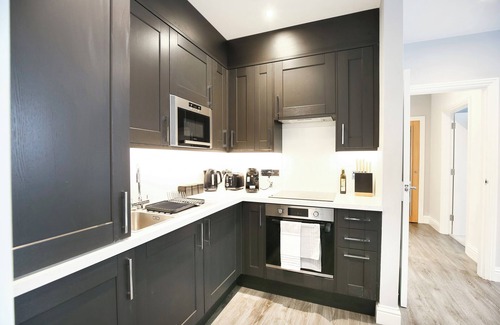 Brighton City Centre Apartment | Central 1-bedroom apartment in charming Brighton and Hove with WiFi