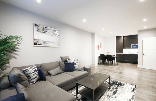 Brighton City Centre Apartment | Central 1-bedroom apartment in charming Brighton and Hove with WiFi