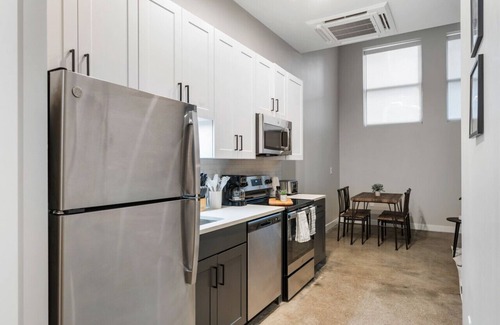 Downtown Cincinnati Apartment | Central 1 Bedroom by Fountain Sq. & Carew Tower