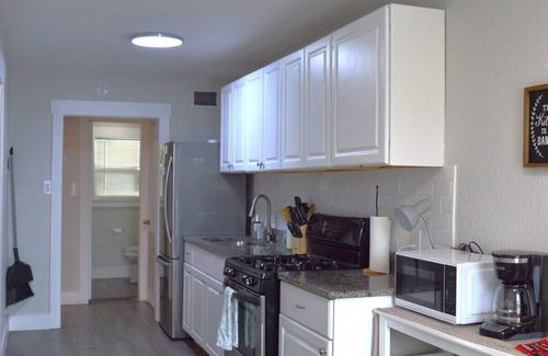 Del Mar Apartment | Central 1BDR+PetsOK+Extended Stay Discounts