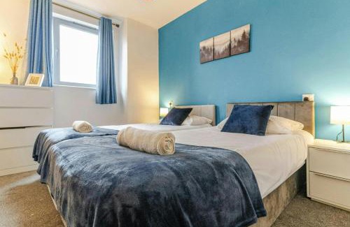 The Westside Apartment | Central 2Bed,2Bath, Balcony Apartment Near New Street, Mailbox & Canals at Skyline Apartments