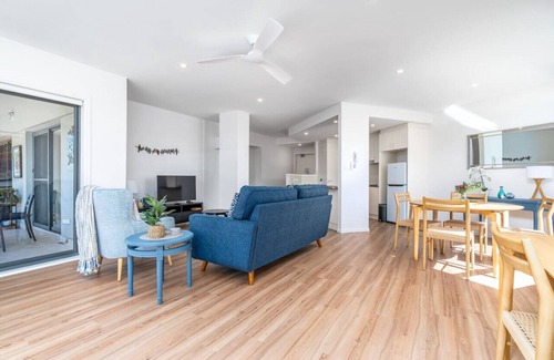 Greenway Apartment | Central 2BR | Stylish Apt located in Greenway