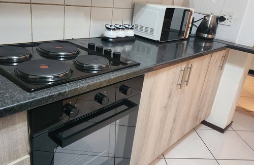 Greater Johannesburg Metropolitan Area Apartment | CENTRAL 3-BEDROOM IN HEART OF SANDTON CITY