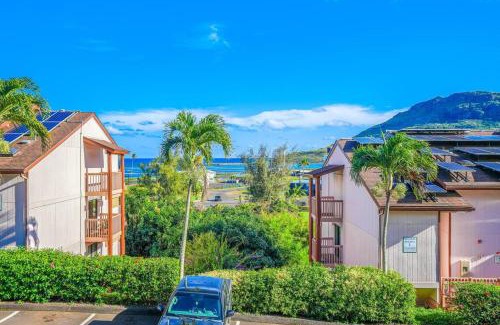 Nawiliwili House | Central and Bright 2 BR, 2 BA, Pool and Oceanview