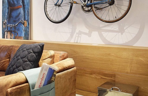 De Weteringschans Apartment | Central apartment - 18th century house - Breakfasts - 4 Bikes - Garden