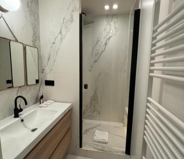 8th Arrondissement Apartment | Central Apartment Tronchet 1D