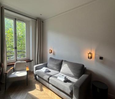 8th Arrondissement Apartment | Central Apartment Tronchet 1D