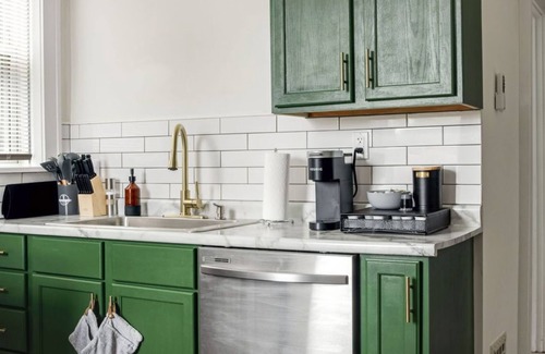 St. Louis Apartment | Central Apt Close to STL Attractions