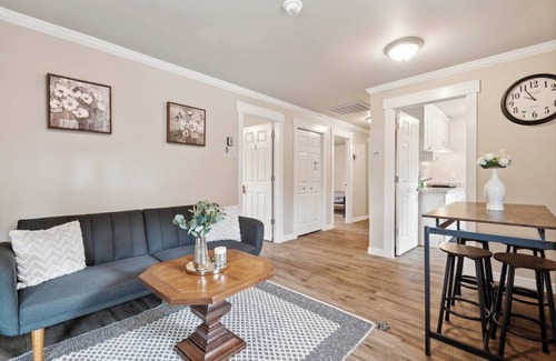 Mount Baker House | Central Bellevue Guesthouse