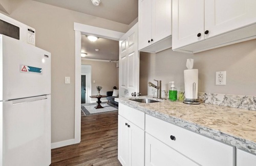 Mount Baker House | Central Bellevue Guesthouse