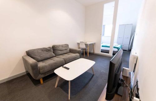 Blackburn Apartment | Central Blackburn Modern 1 Bedroom Apartment