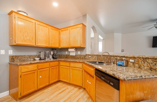 River Oaks House | Central bliss near parks & shops