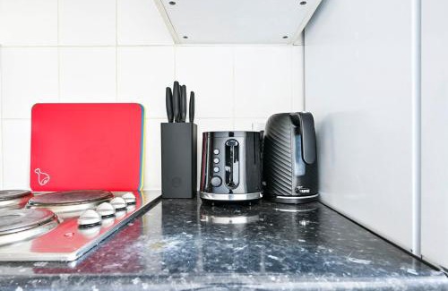 Cantelowes Apartment | Central Camden Flat, London - Family, Work and Group Stays