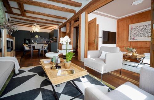 Niederdorf Apartment | Central Chalet Rooftop Maisonette in Old Town