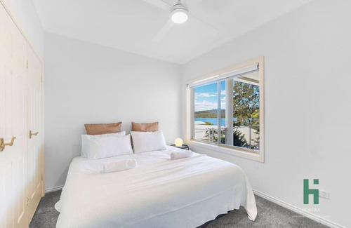 East Gosford House | Central Coast Moon Lake Resort