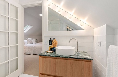 Glenning Valley House | Central Coast Resort Escape with Free Yoga Lesson