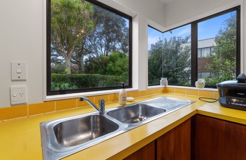 Mount Eden House | Central Comforts - Mount Eden Holiday Home