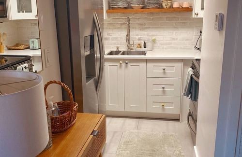 Coconut Grove Apartment | Central cozy 2BR/2BA condo w/dedicated workspace