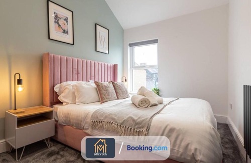 Harrogate City Centre Apartment | Central Elegant Three Bed Duplex By Movida Property Group Short Lets & Serviced Accommodation Harrogate