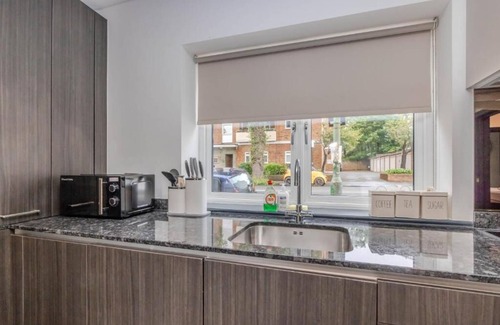 Hove Apartment | Central Hove 3 Bedroom Flat BN340BWIL