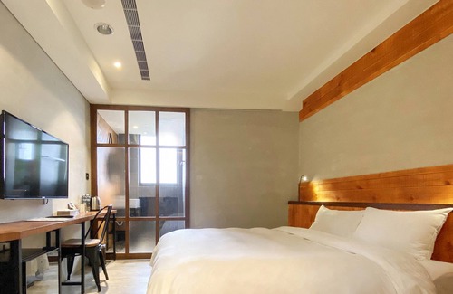 East District Hotel | Central Land Hotel