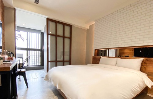 East District Hotel | Central Land Hotel