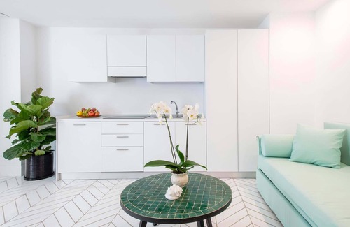 Sant'Agnello Condo | Central lavish serviced studio flat with patio, jacuzzi and BBQ