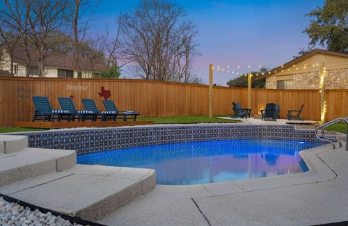 West San Antonio House | Central Loc~Stylish~Pool~HotTub