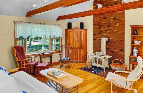 Harwich Center House | Central Location Bike Path AC Wifi Welcome to Aoibhneas