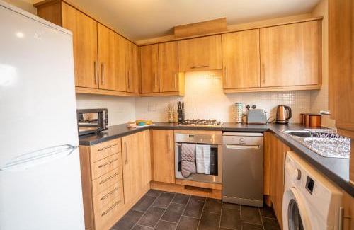 Ashby-de-la-Zouch House | Central location -3 Beds, 2 baths , off-street parking, fast Wifi, sleeps 7