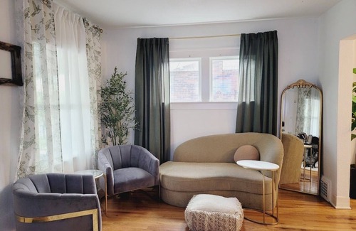 Pershing - Government Hill House | Central location, King Bed with Large Pet Friendly yard