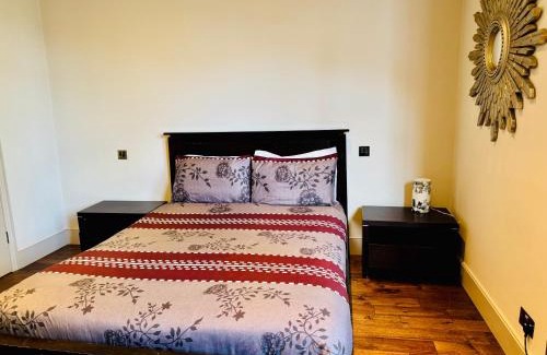 St. Mary's Park Bed & Breakfast | Central London Mansion 2