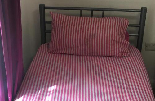 Notting Dale Apartment | Central London Studio Sleeps 1