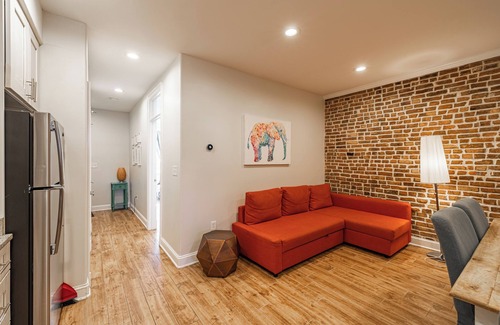 Stanton Park Apartment | Central LUX Apartment in DC 2BR